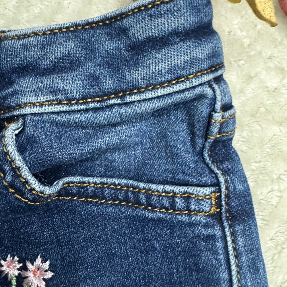 JUMPING BEANS | Flower Embroidered Denim Shorts - Picture 4 of 9